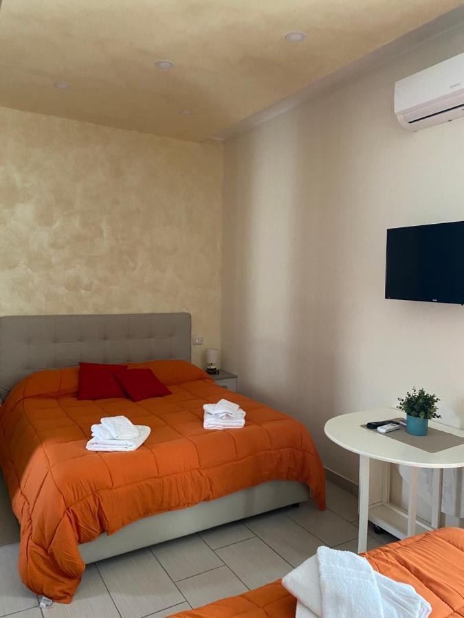 Room25Mq Picasso Cercola Exterior photo